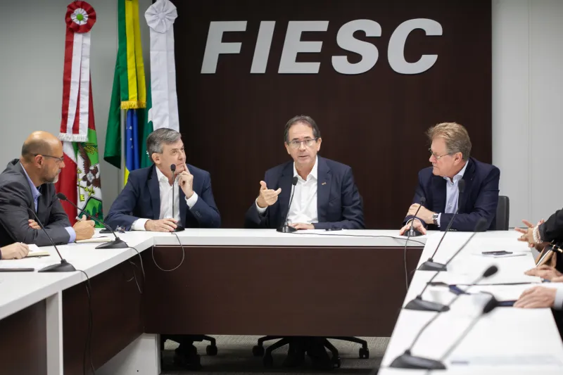 Reunião ocorreu na FIESC na tarde desta sexta-feira (Foto: Filipe Scotti)