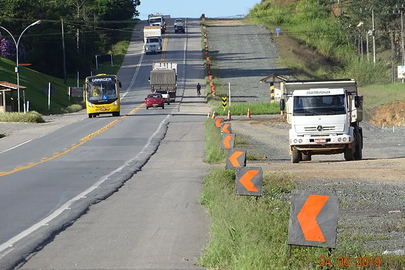 Processo para duplicação da BR-280 começou em 2013 e quase nada foi feito.