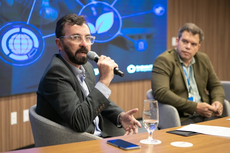 Para Fernando Macedo (e), da Eletrobras, falar de ESG é compreender o quanto as ações sociais ou ambientais adotadas são relevantes para o negócio (foto: Filipe Scotti)