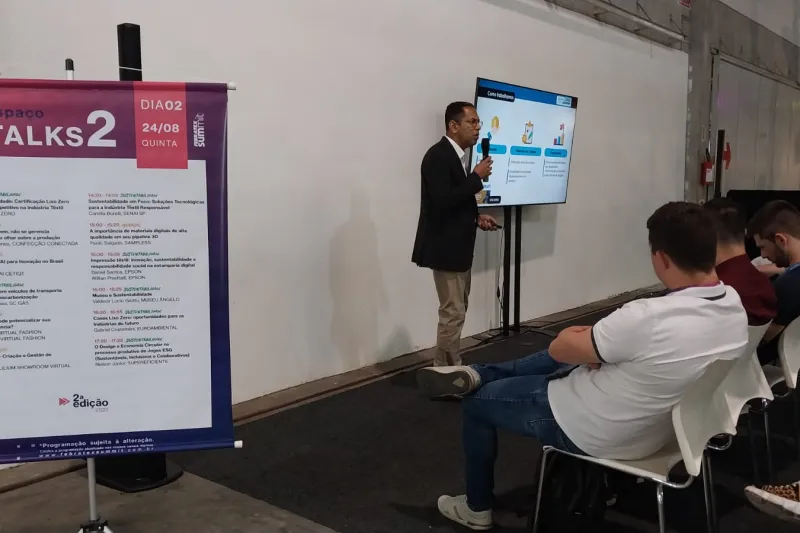 Adriano Passos, coordenador de Inovação em Fibras no Instituto SENAI de Inovação em Biossintéticos e Fibras (RJ). Foto Aline  Camargo