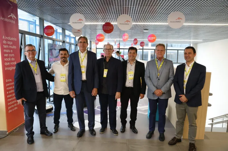 Autoridades conheceram a estrutura da escola. Foto: André Kopsch