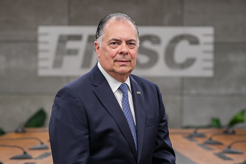 Presidente da FIESC Gilberto Seleme