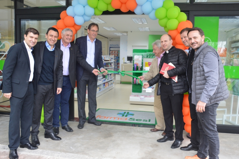 Entrega da farmaSesi na Marisol. Foto: Ronaldo Corrêa