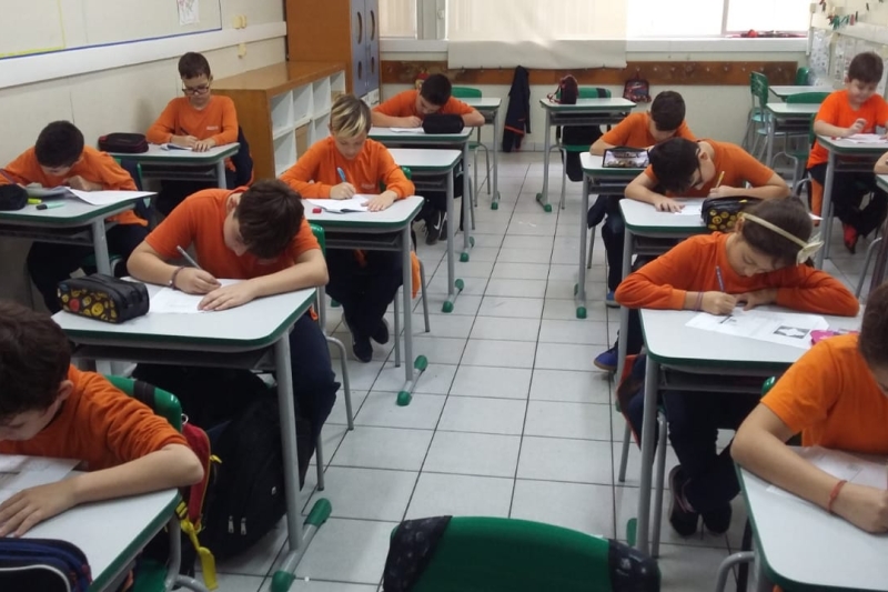 Alunos de Criciúma na prova Canguru de Matemática. Foto: Divulgação SESI