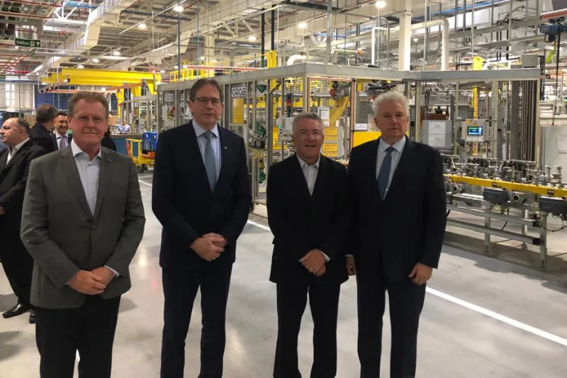 Inauguração contou com presença do vice-presidente Norte-Nordeste da FIESC, Evair Oenning, presidente da Federação, Mario Cezar de Aguiar, vice-presidente GM para a América Latina, Marcos Munhoz, e advogado Luís Palhares 