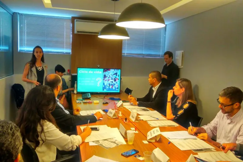 Grupo avalia projetos (foto: divulgação UFSC)