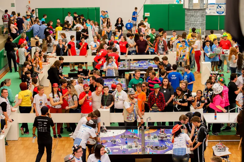 Universo #VemFazer terá 20 equipes se preparando para o torneio da FLL 2020. Foto: Rodrigo Parucker