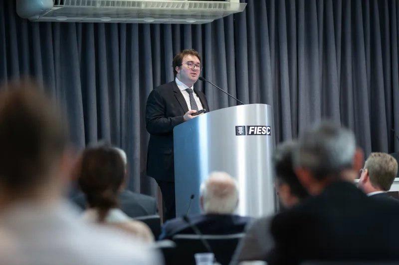 Felipe Palhares trouxe orientações à diretoria da FIESC sobre a lei que entra em vigor em agosto de 2020 (foto: Filipe Scotti)