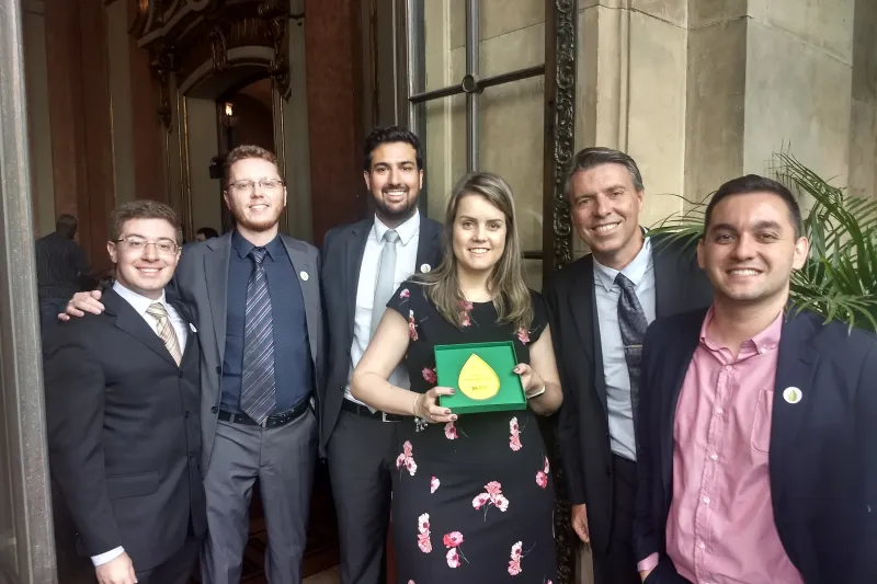 Representantes das entidades parceiras durante solenidade de premiação, no Rio de Janeiro