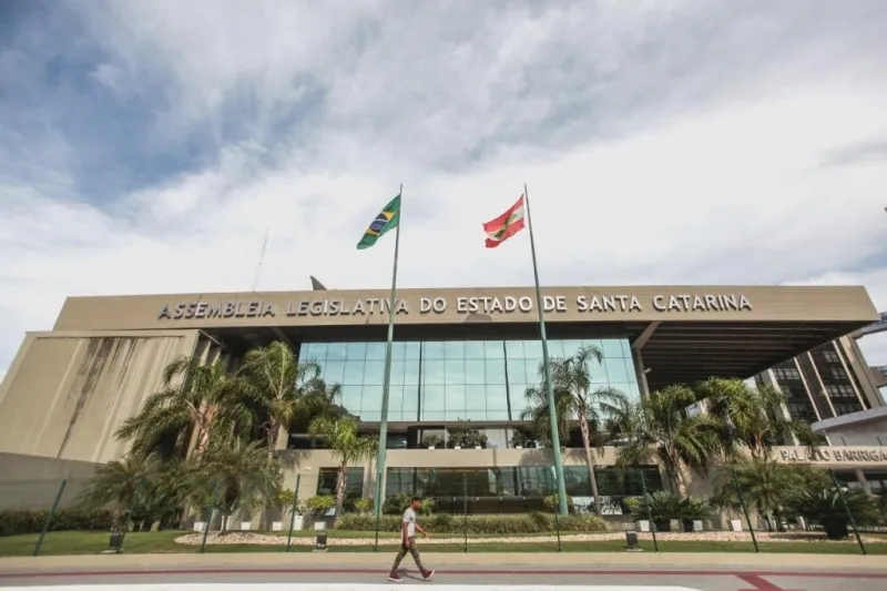 Deputados aprovaram o projeto na tarde desta quarta-feira (18) (foto: divulgação Alesc)