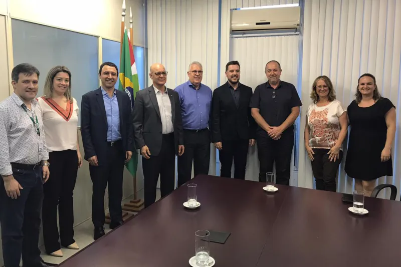 Representantes do SENAI, da secretaria de estado da educação e do SENAC estiveram na sede da pasta, em Florianópolis(Foto: Divulgação/ SED/SC)