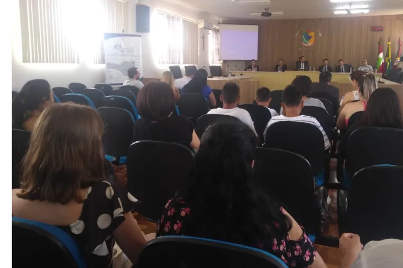 17 adolescentes foram homenageados em Mafra na sexta-feira (13). Foto: Impulso Comunicação