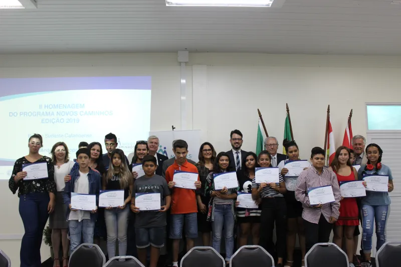 Homenagem ocorreu no SESI de São José. Foto: All Press Comunicação