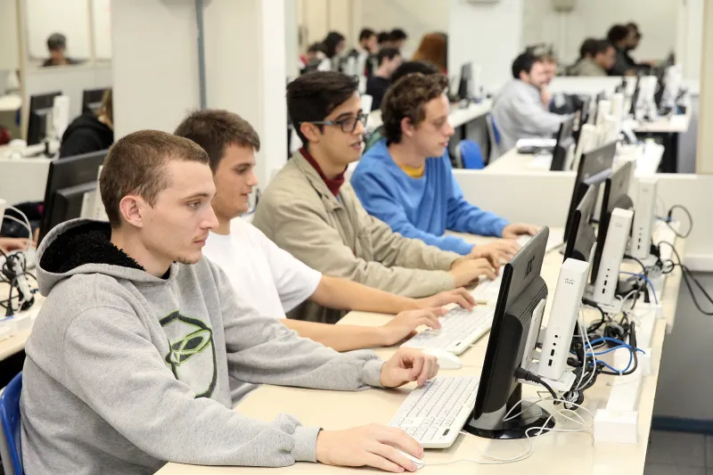 Qualificação facilita a inserção no mercado de trabalho. Foto: Marcelo Kopcki