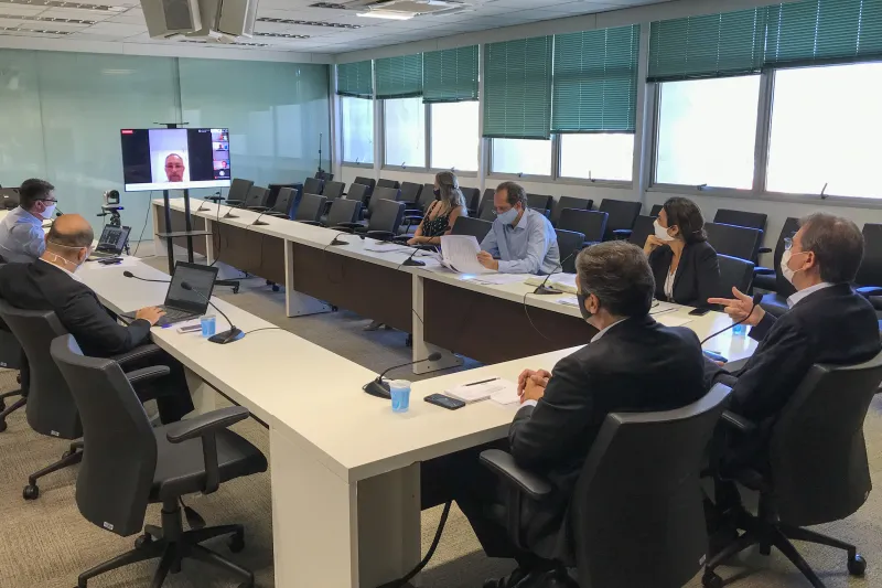 Presidente da FIESC e equipe têm reuniões diárias com vice-presidentes e sindicatos para prestar contas e buscar subsídios