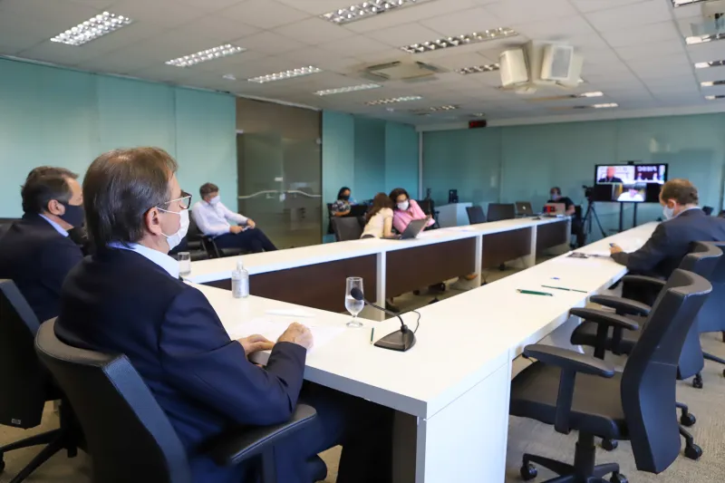 Secretário Bruno Dalcomo e Alexandre Furlan participaram da transmissão. Foto: Filipe Scotti