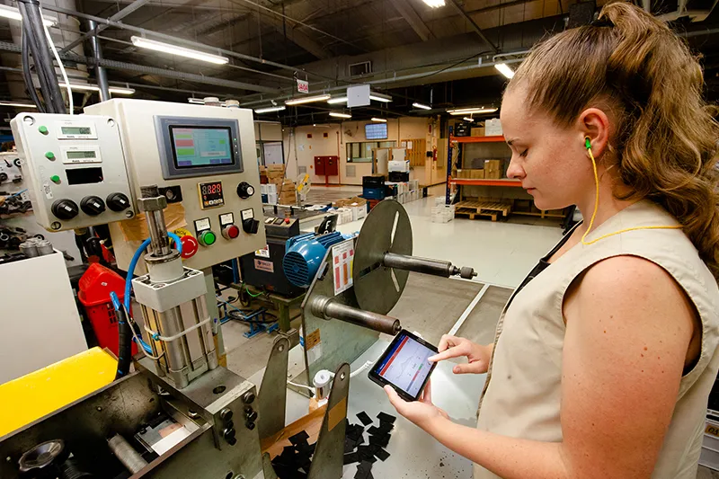 Máquinas conectadas com software otimizam ações de gestores