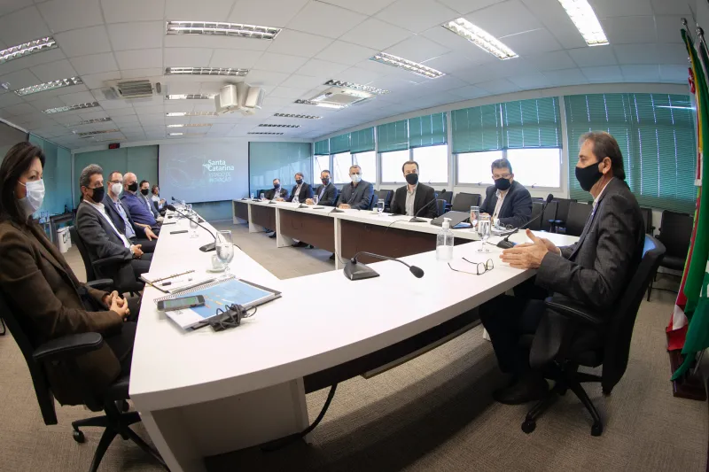 Em encontro na FIESC, Aguiar destacou que um dos pilares do programa Travessia é a infraestrutura. Foto: Filipe Scotti