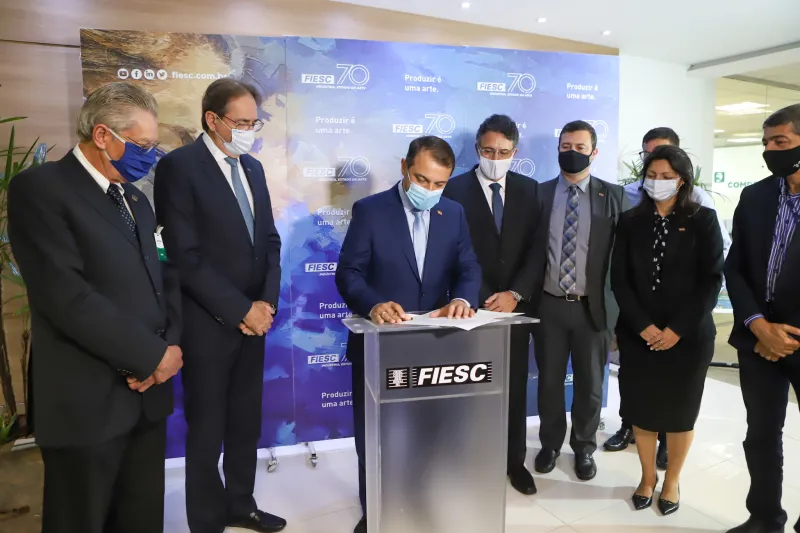 Na FIESC, ministro anuncia grupo de trabalho que vai buscar solução para a Termelétrica Jorge Lacerda