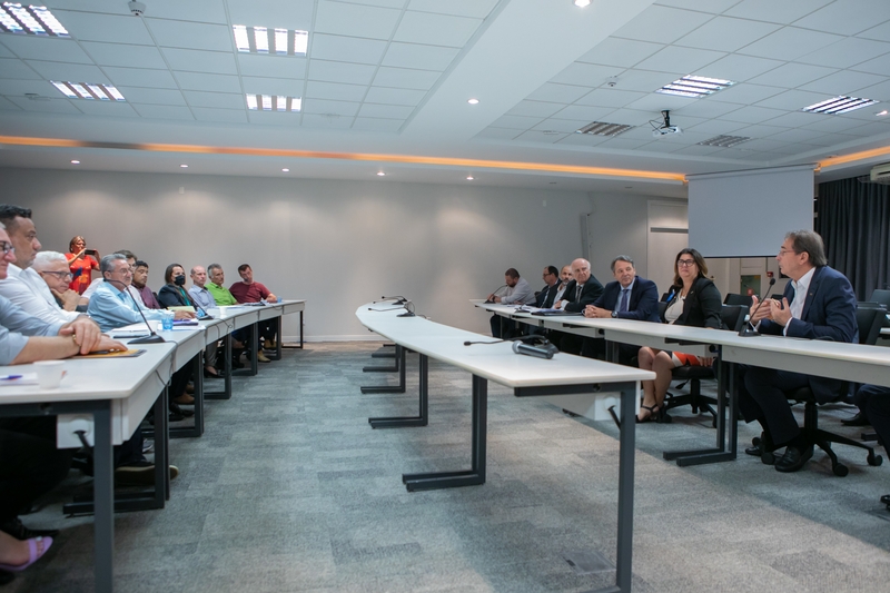 Empregadores e trabalhadores iniciam negociação do piso regional