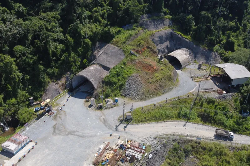 Canteiro de obras da implantação do túnel eng. Antonio Carlos  Bessa