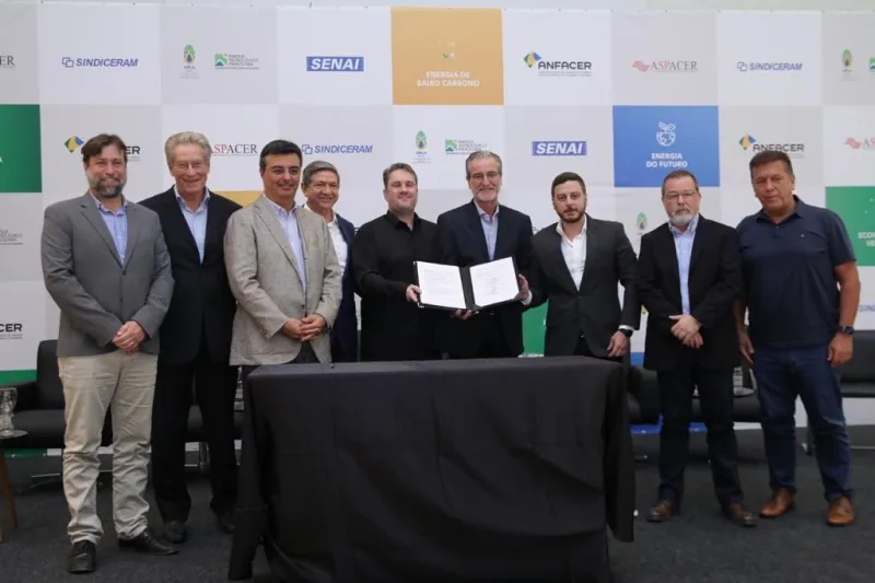 Os setores cerâmico e sucroenergético firmaram um acordo de cooperação inédito para colocar em prática um plano estratégico de transição, com uso do biometano, na indústria de cerâmica para revestimentos