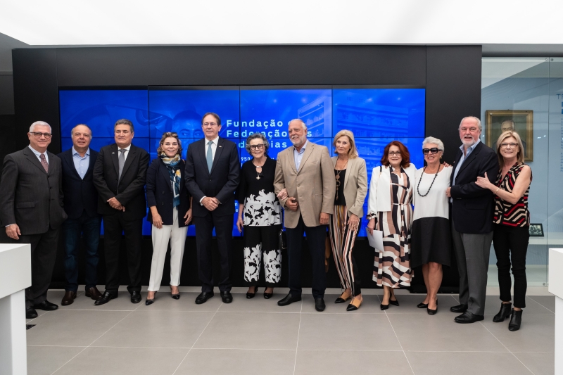 O presidente da FIESC com a filha e netos de Celso Ramos (foto: Fernando Willadino)