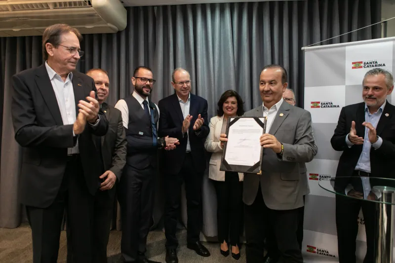 Ato de assinatura foi realizado na FIESC, em Florianópolis (foto: Filipe Scotti)
