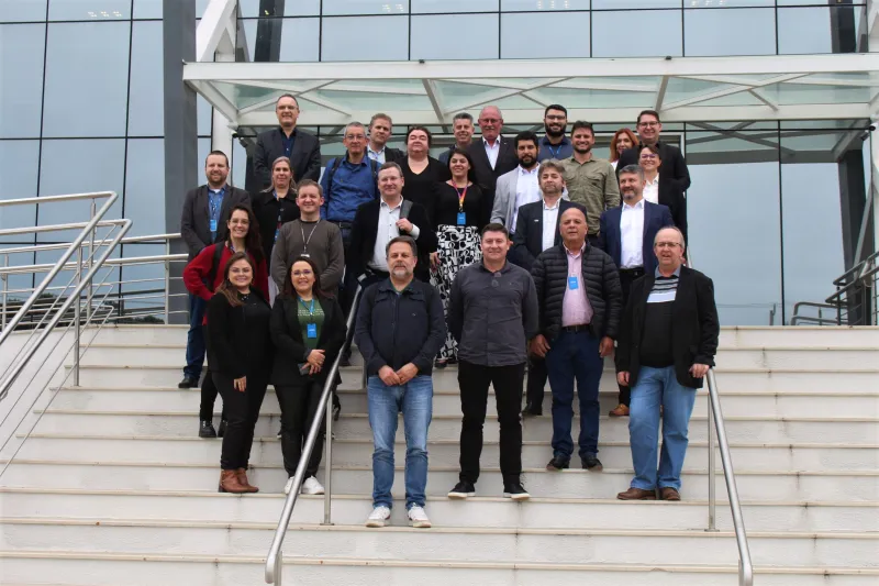 Grupo visitou o Instituto SENAI de Inovação em Sistemas Embarcados. Foto: Debora Claudio