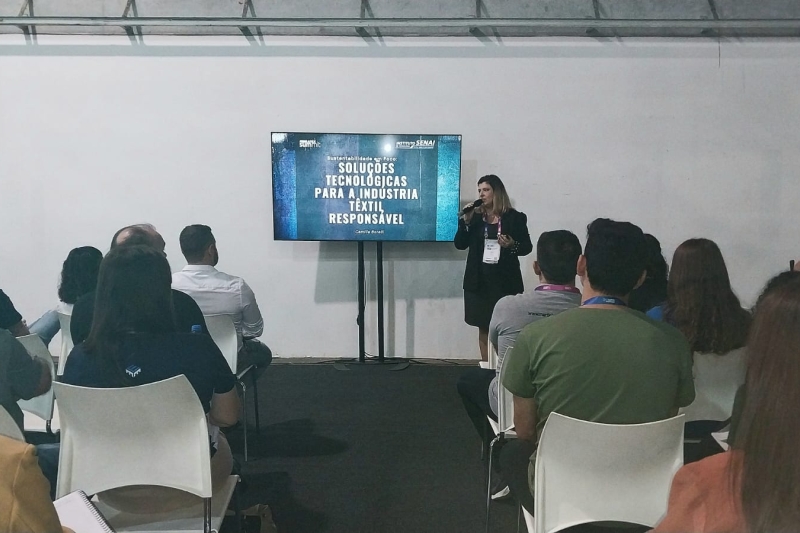 Camilla Borelli, do Instituto SENAI de Tecnologia Têxtil, Moda e Confecção (SP). Foto Aline  Camargo