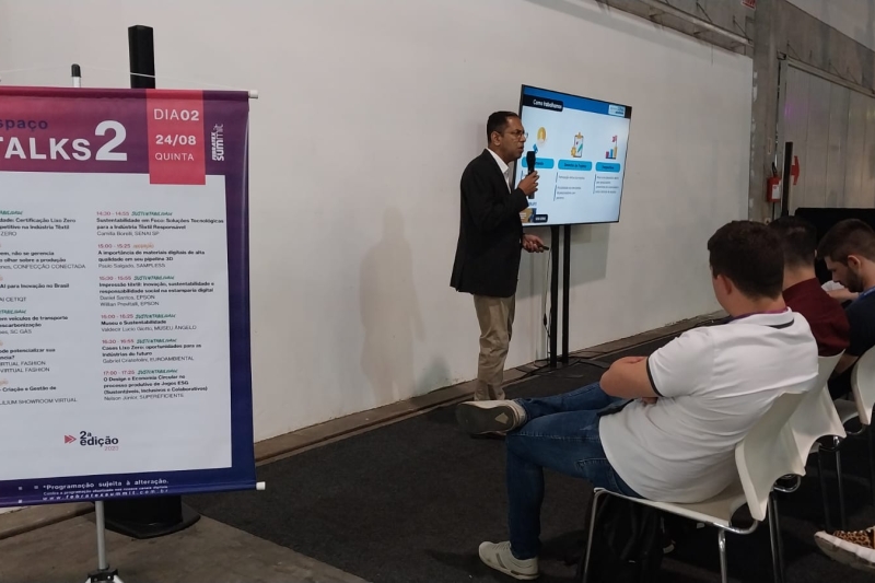 Adriano Passos, coordenador de Inovação em Fibras no Instituto SENAI de Inovação em Biossintéticos e Fibras (RJ). Foto Aline  Camargo