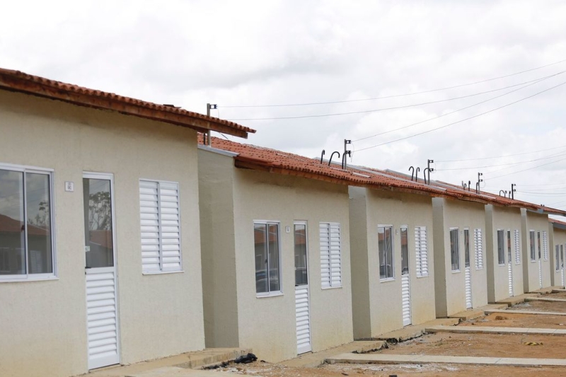 Com promessa de R$ 1,7 tri, PAC foca em moradia, mobilidade urbana e energia