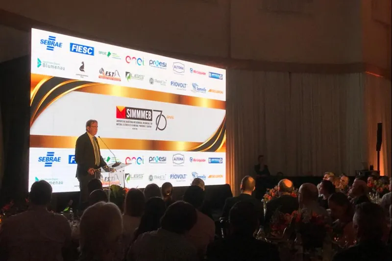 Presidente da FIESC, Mario Aguiar, no evento de 70 anos do SIMMMEB (foto: Presse Comunicação)