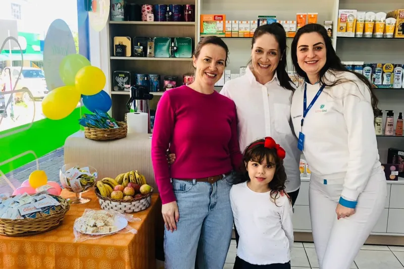 Ação realizada na farmaSesi de São Miguel do Oeste orientou clientes sobre a adoção de hábitos saudáveis. Foto: Dvulgação/SESI