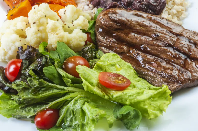 Organize um cardápio semanal para definir a lista de compras da semana