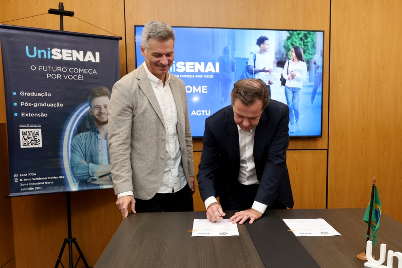 Assinatura do protocolo de intenções com a AGTU. Foto: André Kopsch