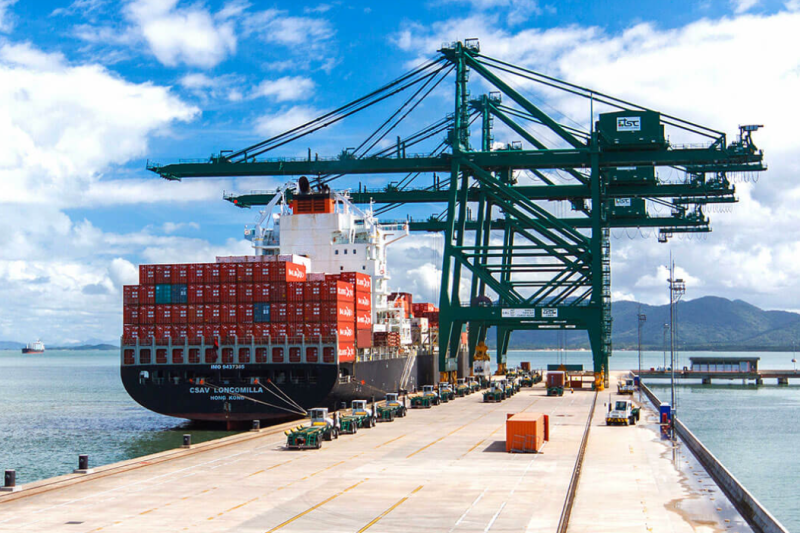 Capacidade de contêineres dos portos de SC vai superar Santos em 3 anos