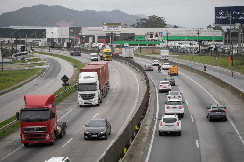 Obras propostas para repactuar concessão da BR-101 são insuficientes, diz FIESC