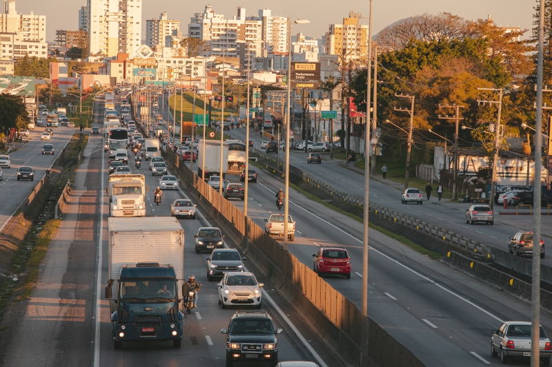 Na Alesc, FIESC integra debate sobre via alternativa à BR-101