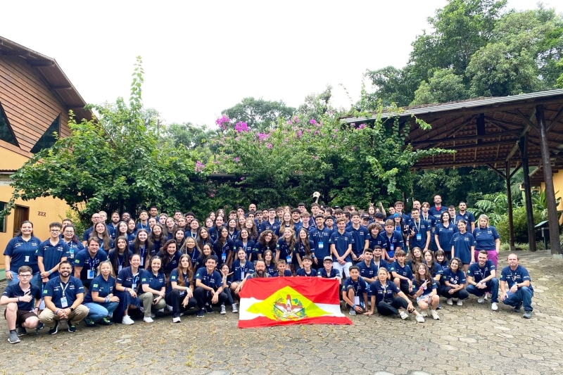 Cento e sete estudantes das Escolas SESI representarão SC no nacional de robótica