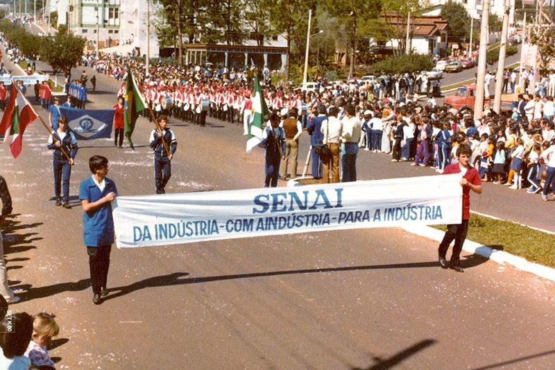 O SENAI catarinense qualificou para o trabalho na indústria milhares de pessoas oriundas da área rural, acompanhando o processo de urbanização do Estado e garantindo a alta empregabilidade dos egressos – Fotos: Acervo cultural FIESC