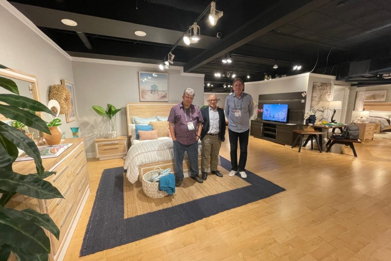 Visita à Rotta, indústria de móveis, de Caçador, que expôs na High Point Market