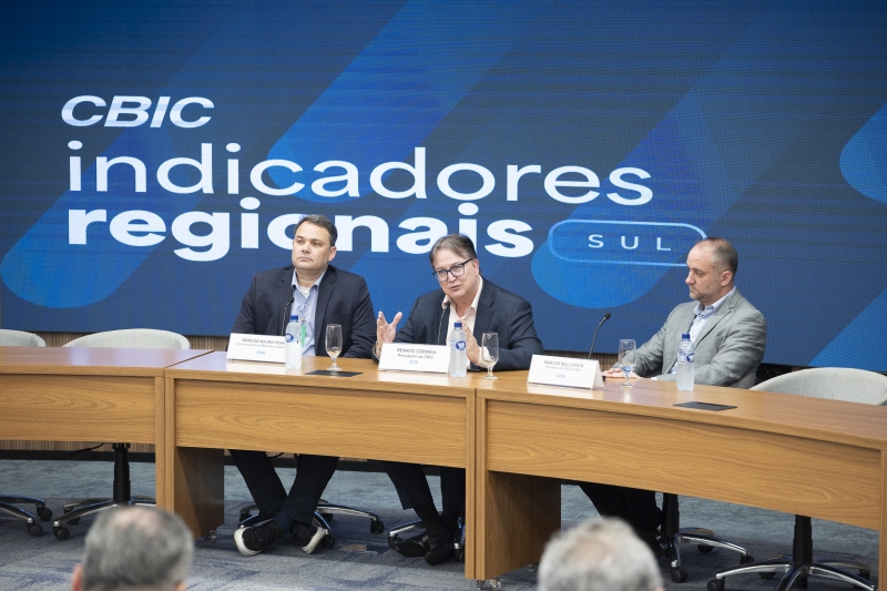 Marcos Mauro Pena, Renato Correia e Marcos Bellicanta debatem desafios da força de trabalho. (Foto: Fabrício de Almeida)