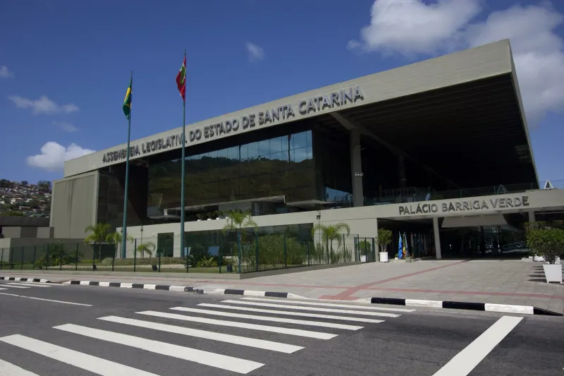 Assembleia Legislativa de SC aprova atualização do piso mínimo regional