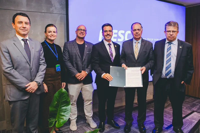 FIESC e Cincatarina firmam acordo para ampliar educação e inovação em SC