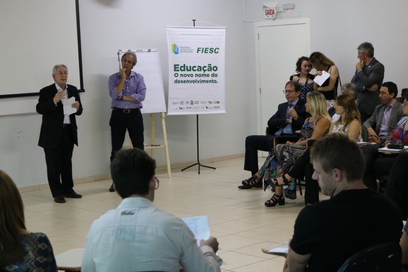 Jovens bem formados e bem educados vão nos ajudar a transformar as questões que envolvem a sociedade, disse Glauco José Côrte.  Foto: Elmar Meurer