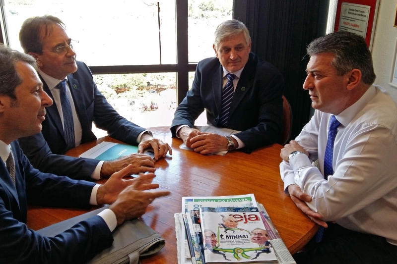 Grupo de SC visitou o deputado Mauro Mariani nesta terça-feira (14), em Brasília (foto: Marcelo Tolentino)