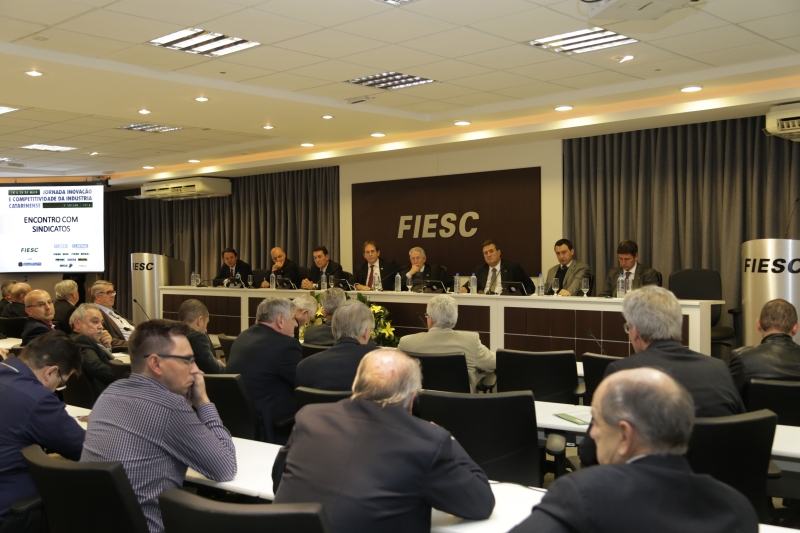 Além dos presidentes de sindicatos de indústria, participaram agentes de mercado da FIESC (Foto: Marcus Quint)