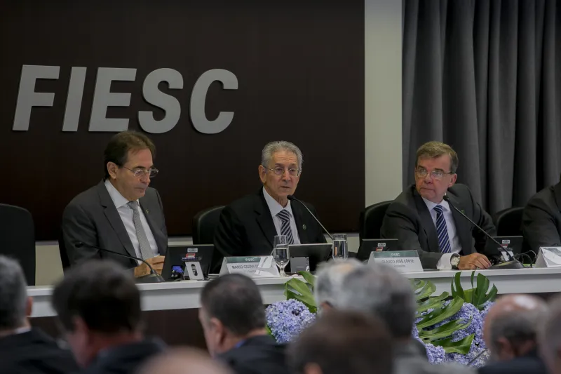 Assunto foi debatido na reunião de diretoria da FIESC, realizada nesta sexta-feira (27), em Florianópolis (foto: Fernando Willadino)