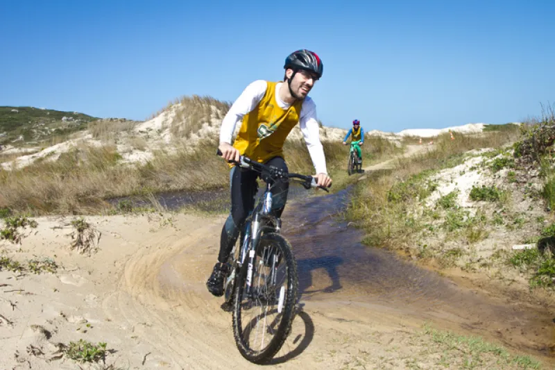 Competição estimula o trabalho em equipe e o espírito esportivo (Foto: André Vanzin)